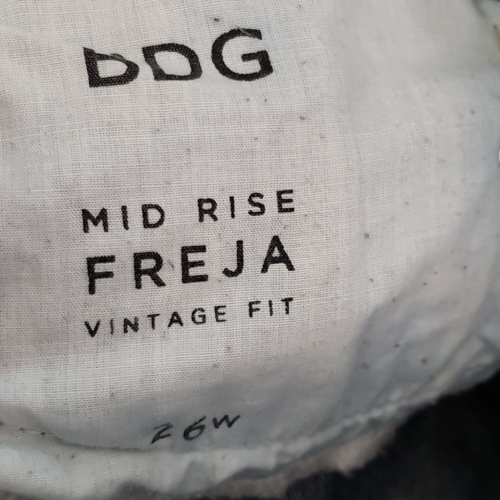 BDG Freja Mid-rise Vintage fit Boho Distressed Cutoff Shorts SZ 26 - Picture 4 of 5